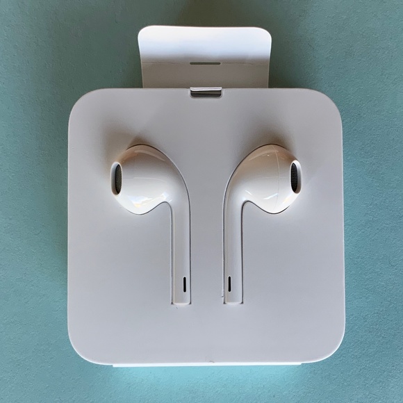 Apple Other - 🆕 Brand NEW genuine 🍎  Apple Earphones Earbuds 👂